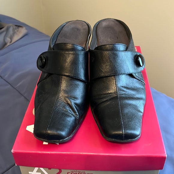 Women’s A2 by Aerosoles Cintennial mule - Picture 1 of 4